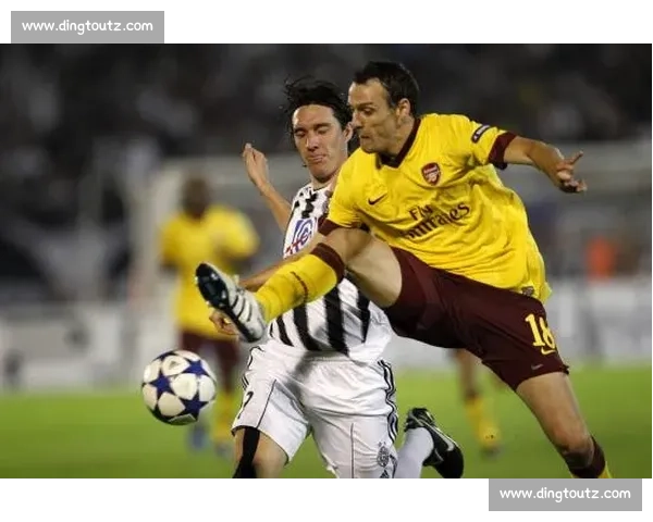 塞维传奇 + 法甲名将：斯奎拉奇 —— 阿森纳 45 岁失败引援的启示