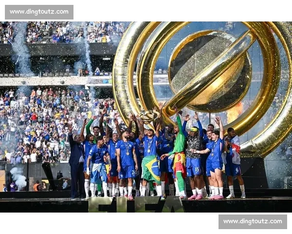 弗洛伦蒂诺盛赞国际足联与 DAZN 合作:新世俱杯免费转播开启足球新时代 弗洛伦蒂诺盛赞国际足联与 DAZN 合作:新世俱杯免费转播开启足球新时代