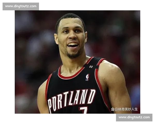 撕裂之城的双时代:罗伊的黄曼巴传奇与杨瀚森的青春风暴 撕裂之城的双时代:罗伊的黄曼巴传奇与杨瀚森的青春风暴